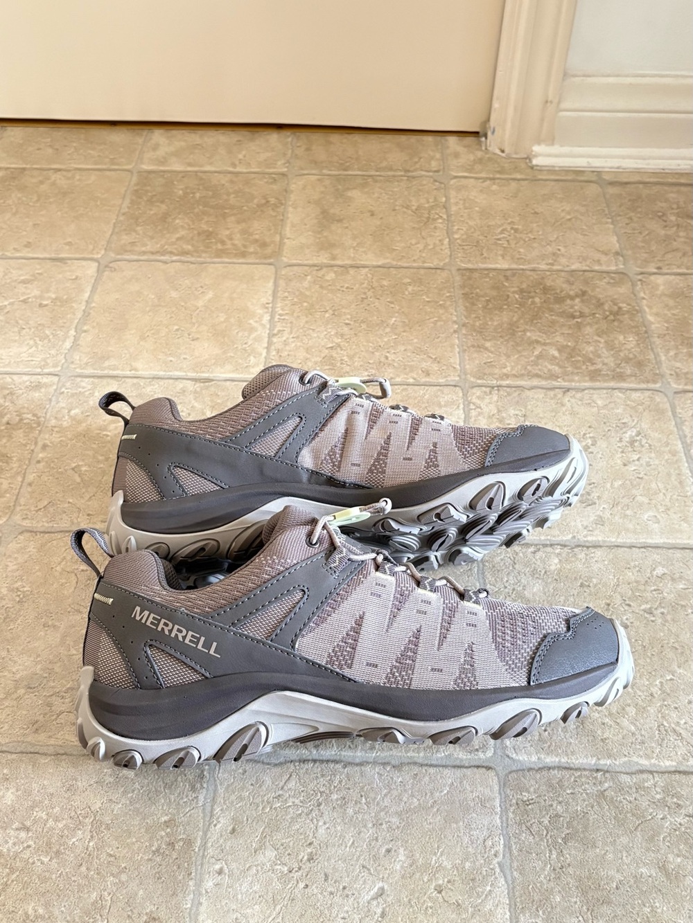 Merrell Men’s Trail Sneaker.  Size 11.5, New without Tags
